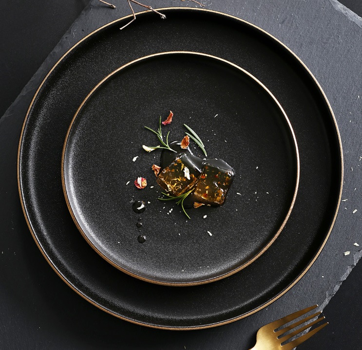 8" / 10" Texture Black with Phnom Penh Ceramic Plate